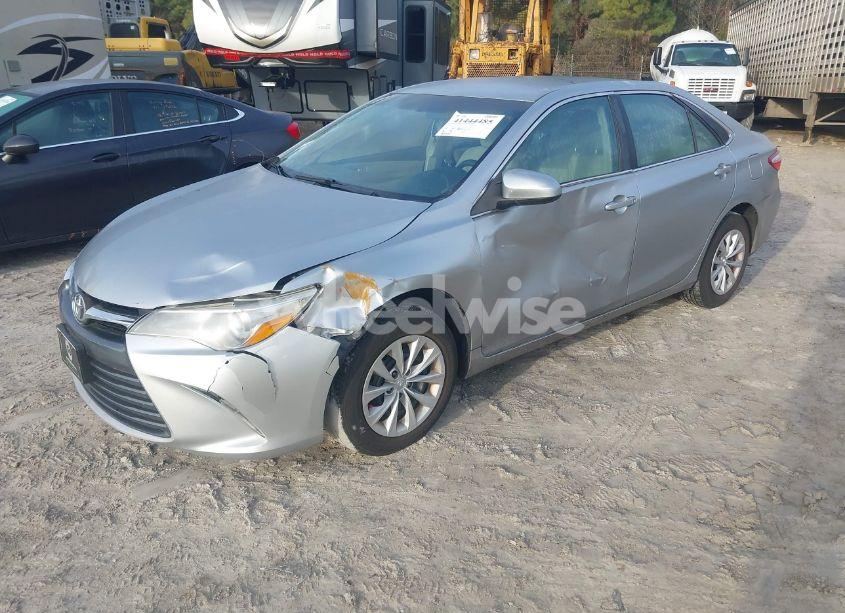 Photo 2 of 2015 Toyota Camry LE (VIN 4T1BF1FK0FU938969)