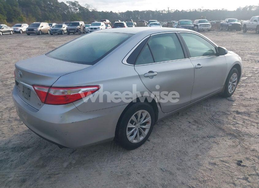 Photo 4 of 2015 Toyota Camry LE (VIN 4T1BF1FK0FU938969)