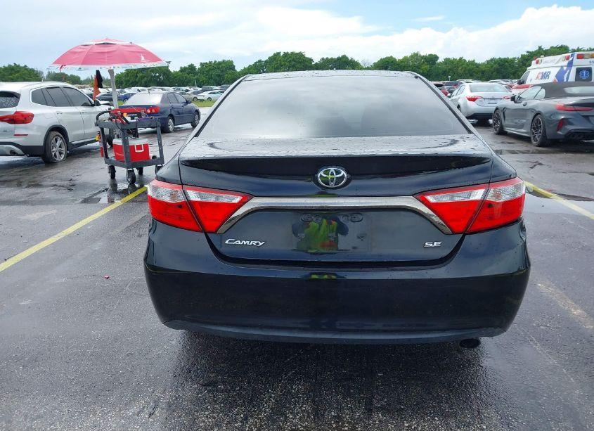 Photo 16 of 2015 Toyota Camry SE (VIN 4T1BF1FK0FU947218)