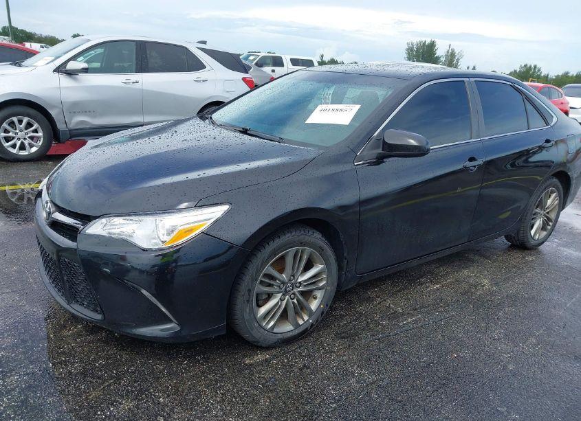 Photo 2 of 2015 Toyota Camry SE (VIN 4T1BF1FK0FU947218)