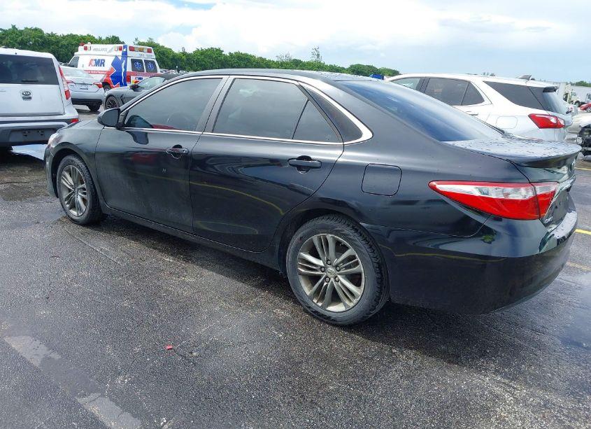 Photo 20 of 2015 Toyota Camry SE (VIN 4T1BF1FK0FU947218)