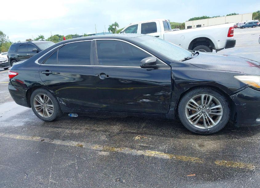 Photo 6 of 2015 Toyota Camry SE (VIN 4T1BF1FK0FU947218)