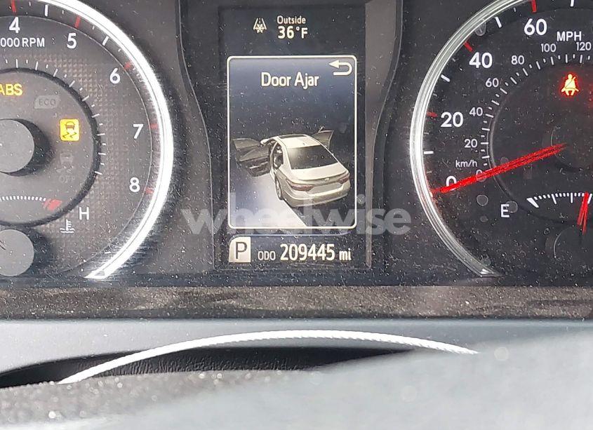 Photo 16 of 2015 Toyota Camry SE (VIN 4T1BF1FK0FU983734)