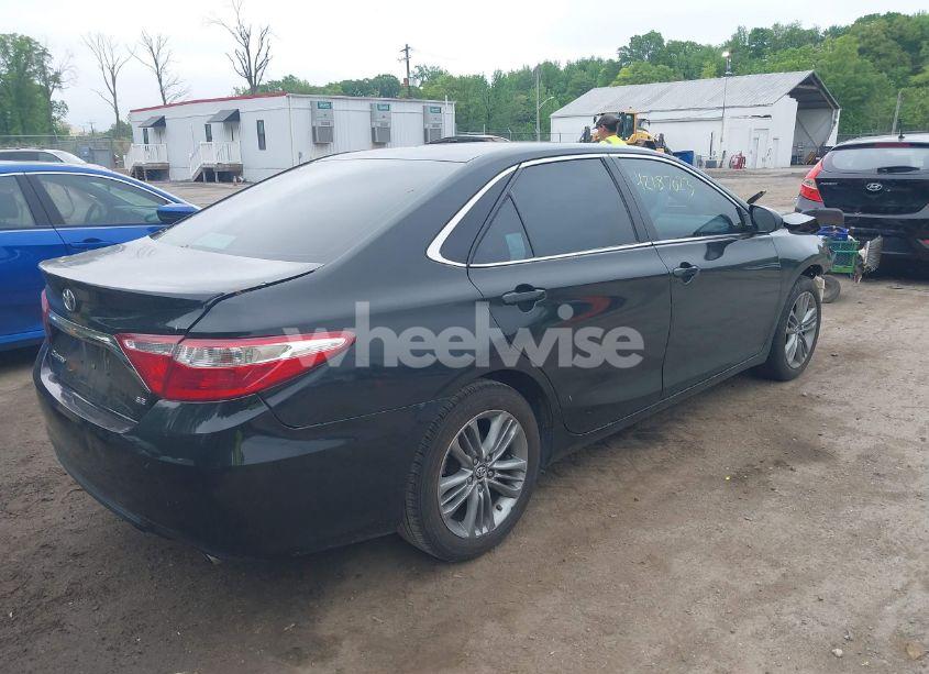 Photo 4 of 2015 Toyota Camry SE (VIN 4T1BF1FK0FU989033)