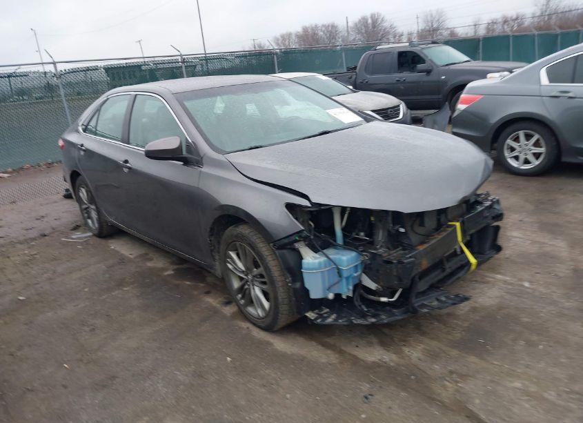 2016 Toyota Camry SE (VIN 4T1BF1FK0GU134348) main photo