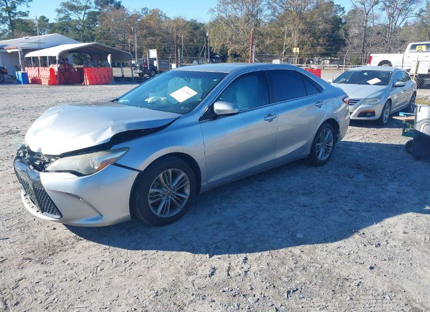 Photo 2 of 2016 Toyota Camry SE (VIN 4T1BF1FK0GU142675)