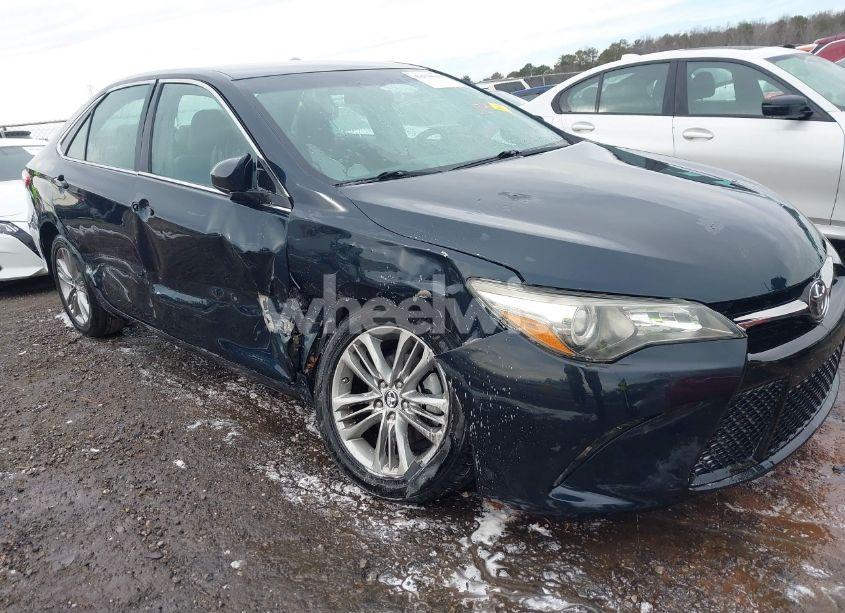 2016 Toyota Camry SE (VIN 4T1BF1FK0GU142739) main photo
