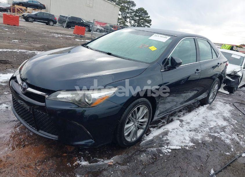 Photo 2 of 2016 Toyota Camry SE (VIN 4T1BF1FK0GU142739)