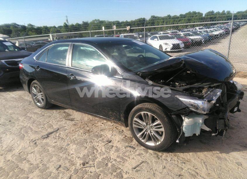 2016 Toyota Camry SE (VIN 4T1BF1FK0GU151344) main photo