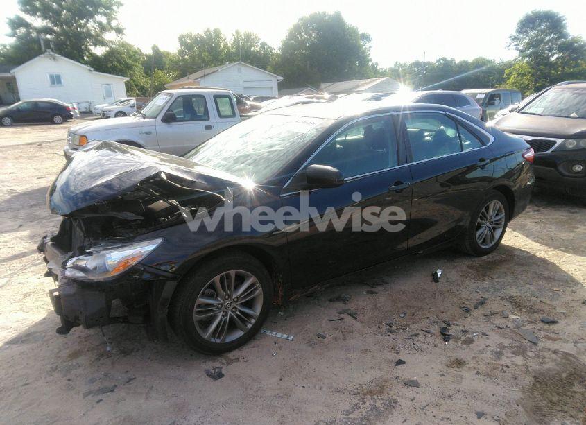 Photo 2 of 2016 Toyota Camry SE (VIN 4T1BF1FK0GU151344)