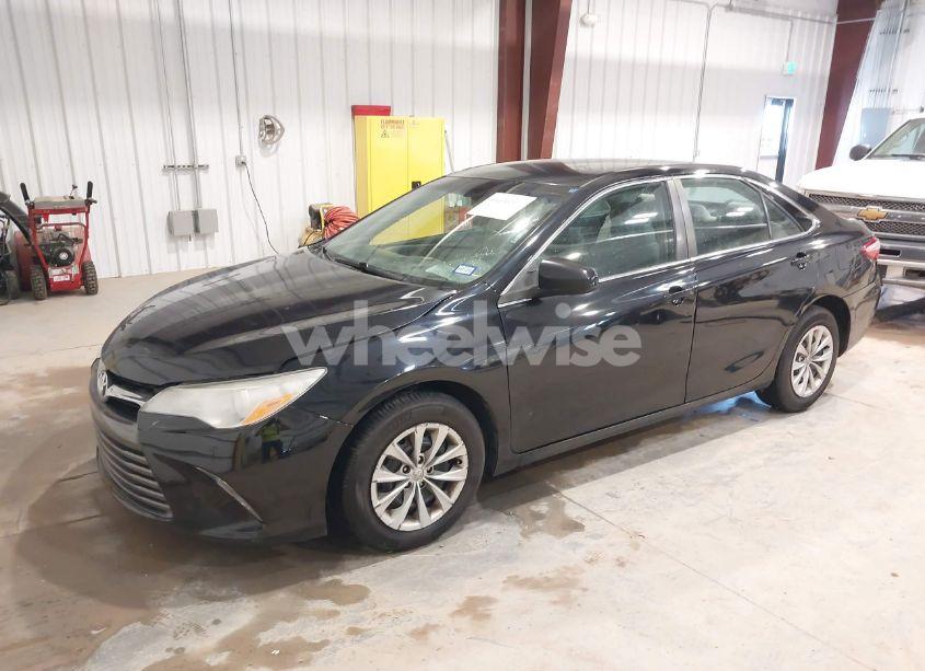 Photo 2 of 2016 Toyota Camry LE (VIN 4T1BF1FK0GU154650)