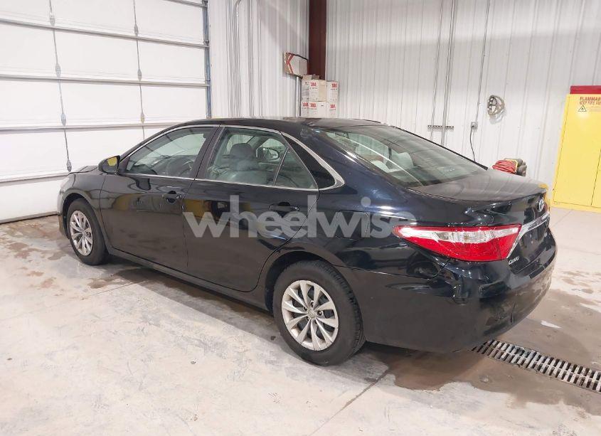 Photo 3 of 2016 Toyota Camry LE (VIN 4T1BF1FK0GU154650)