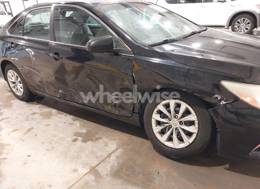 Photo 6 of 2016 Toyota Camry LE (VIN 4T1BF1FK0GU154650)