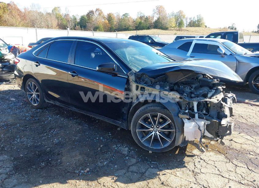 2016 Toyota Camry XSE (VIN 4T1BF1FK0GU162375) main photo