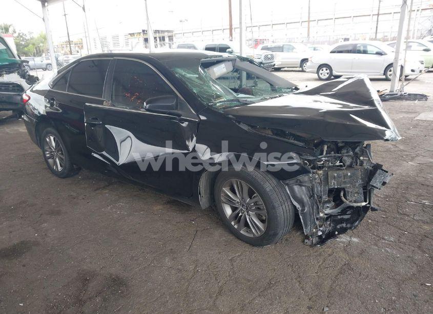 2016 Toyota Camry SE (VIN 4T1BF1FK0GU163851) main photo