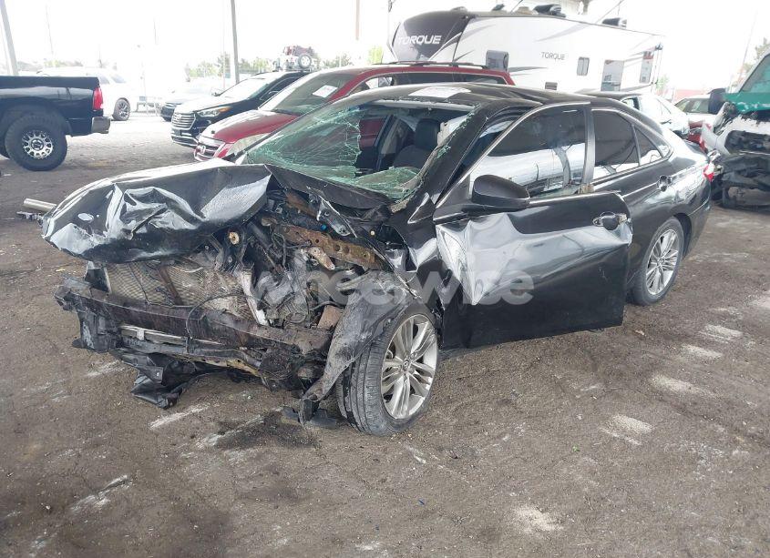 Photo 2 of 2016 Toyota Camry SE (VIN 4T1BF1FK0GU163851)