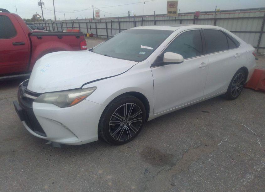 Photo 2 of 2016 Toyota Camry SE (VIN 4T1BF1FK0GU187387)