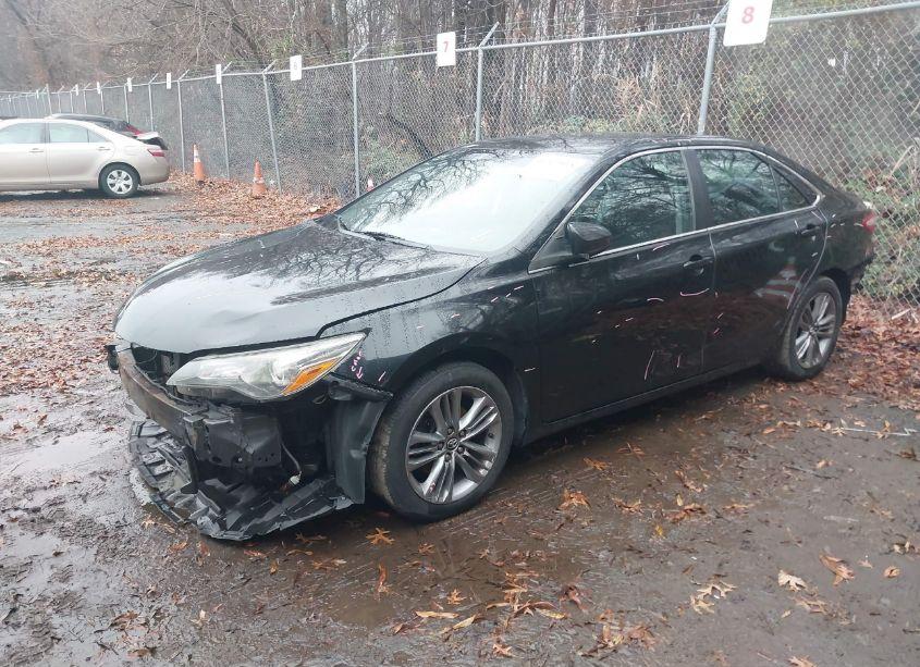 Photo 2 of 2016 Toyota Camry SE (VIN 4T1BF1FK0GU200218)