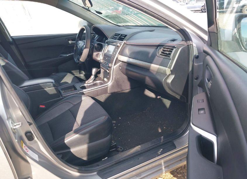 Photo 5 of 2016 Toyota Camry SE (VIN 4T1BF1FK0GU200963)