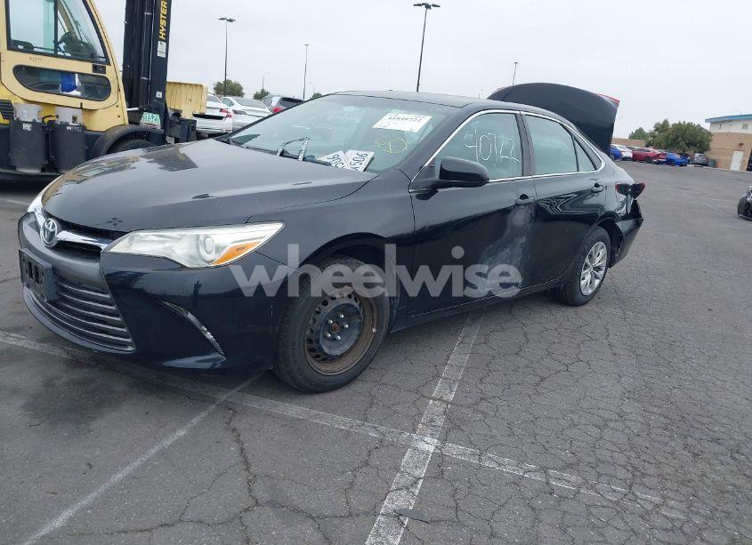 Photo 2 of 2016 Toyota Camry LE (VIN 4T1BF1FK0GU203958)
