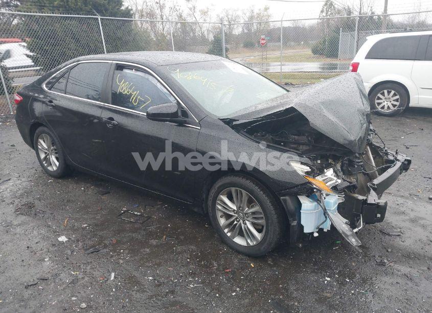 2016 Toyota Camry SE (VIN 4T1BF1FK0GU218895) main photo