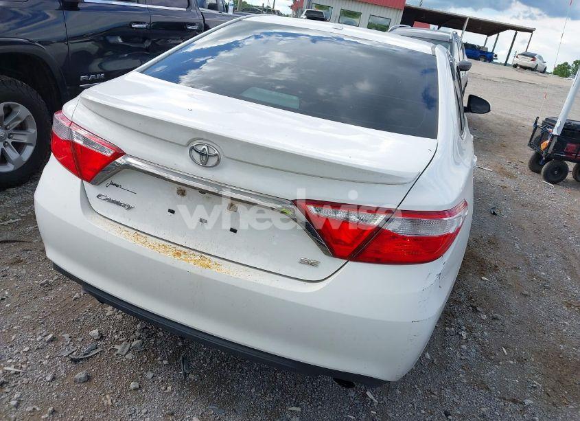 Photo 4 of 2016 Toyota Camry SE (VIN 4T1BF1FK0GU220873)