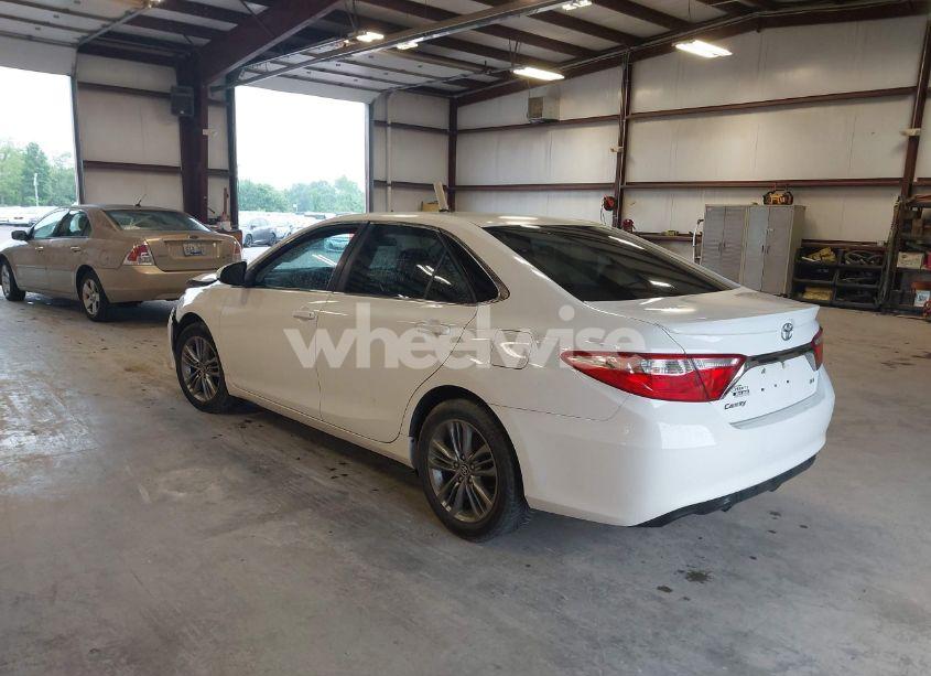 Photo 3 of 2016 Toyota Camry SE (VIN 4T1BF1FK0GU245174)