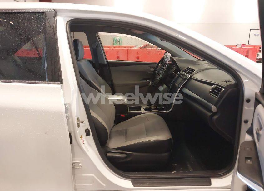 Photo 5 of 2016 Toyota Camry SE (VIN 4T1BF1FK0GU245174)