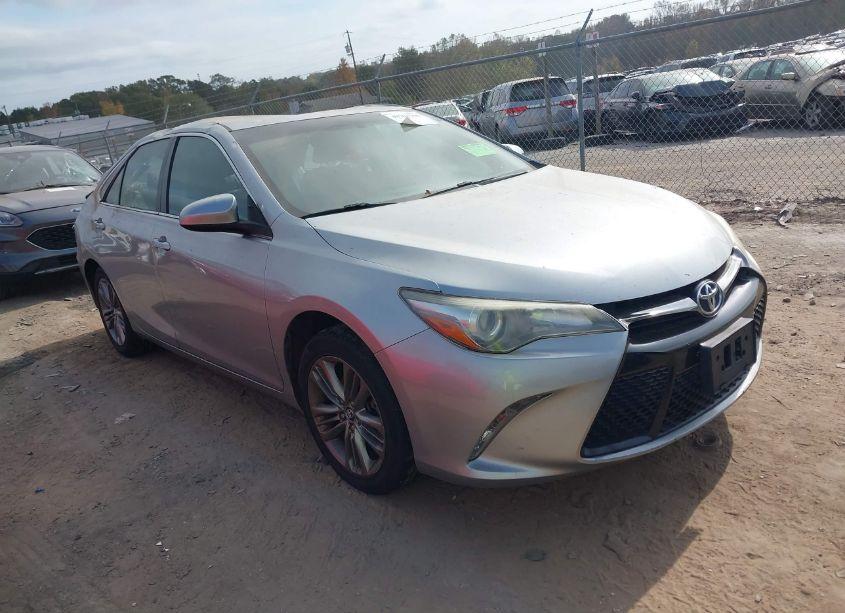 2016 Toyota Camry SE (VIN 4T1BF1FK0GU246230) main photo