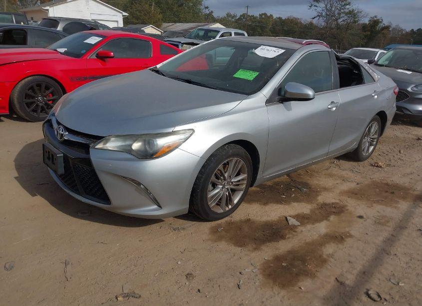 Photo 2 of 2016 Toyota Camry SE (VIN 4T1BF1FK0GU246230)