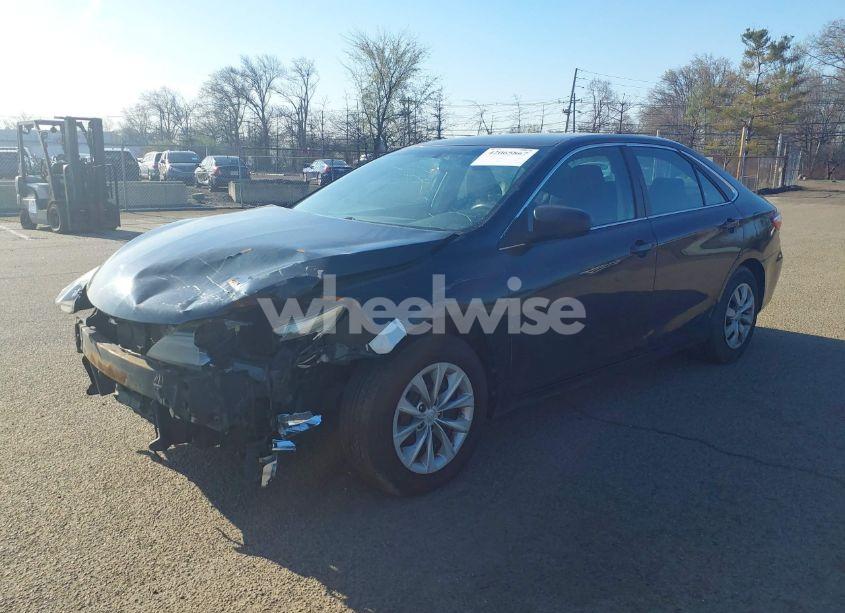 Photo 2 of 2016 Toyota Camry LE (VIN 4T1BF1FK0GU246471)