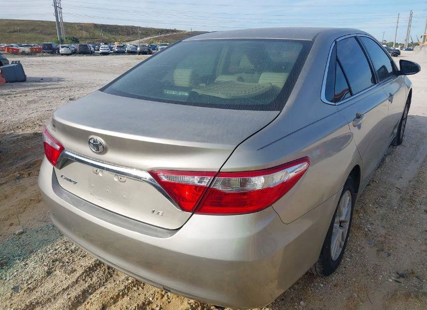 Photo 4 of 2016 Toyota Camry LE (VIN 4T1BF1FK0GU247460)