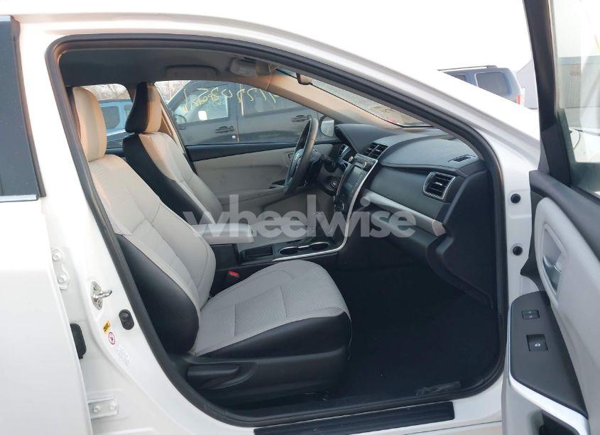 Photo 5 of 2016 Toyota Camry SE (VIN 4T1BF1FK0GU262721)