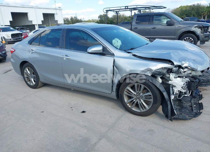 2016 Toyota Camry SE (VIN 4T1BF1FK0GU263660) main photo