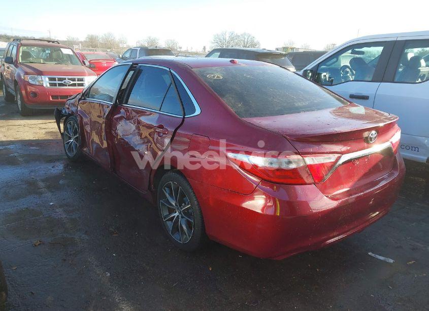 Photo 3 of 2016 Toyota Camry XSE (VIN 4T1BF1FK0GU520803)