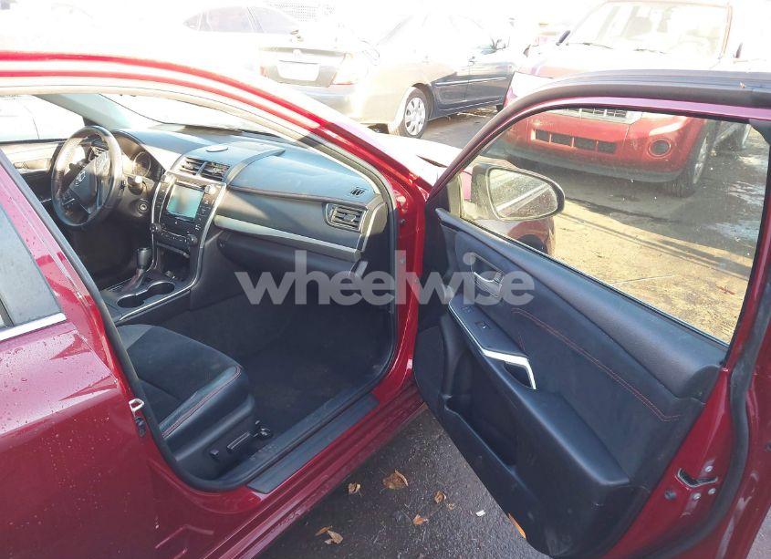 Photo 5 of 2016 Toyota Camry XSE (VIN 4T1BF1FK0GU520803)