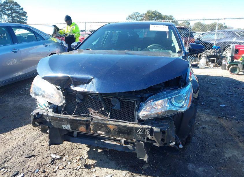 Photo 6 of 2016 Toyota Camry LE (VIN 4T1BF1FK0GU553235)