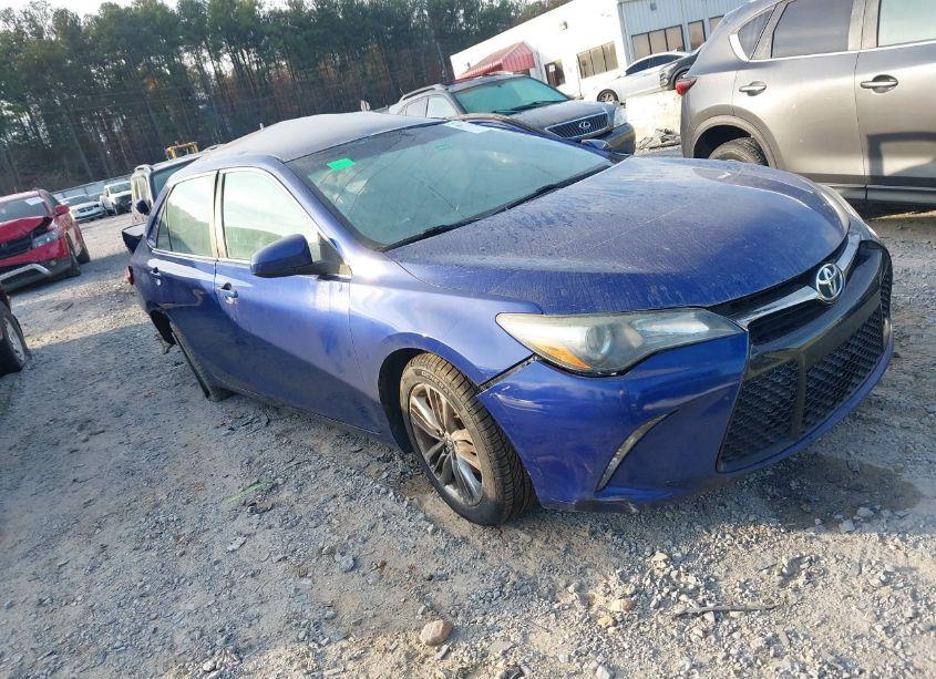 2016 Toyota Camry SE (VIN 4T1BF1FK0GU561299) main photo