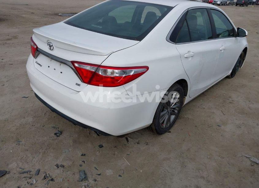 Photo 4 of 2016 Toyota Camry SE (VIN 4T1BF1FK0GU573629)