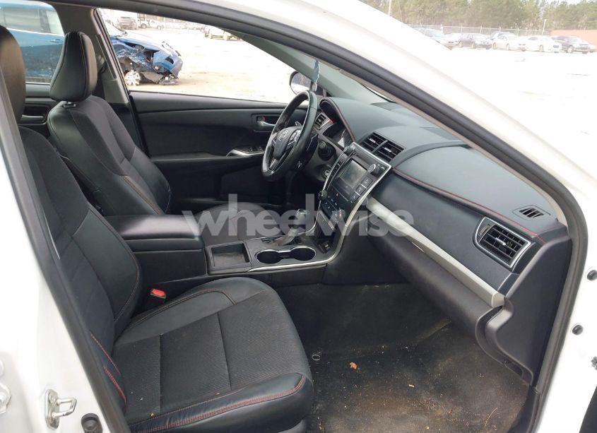 Photo 5 of 2016 Toyota Camry SE (VIN 4T1BF1FK0GU573629)