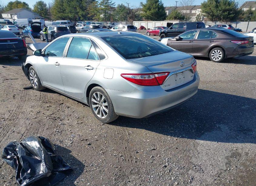 Photo 3 of 2016 Toyota Camry XLE (VIN 4T1BF1FK0GU578121)