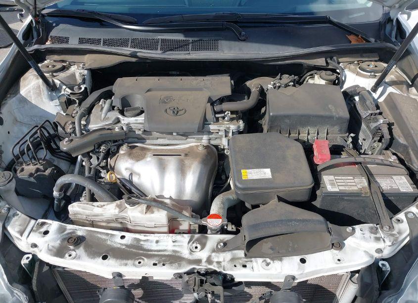 Photo 10 of 2016 Toyota Camry LE (VIN 4T1BF1FK0GU601249)