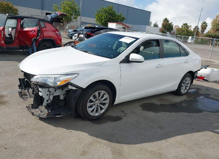 Photo 2 of 2016 Toyota Camry LE (VIN 4T1BF1FK0GU601249)