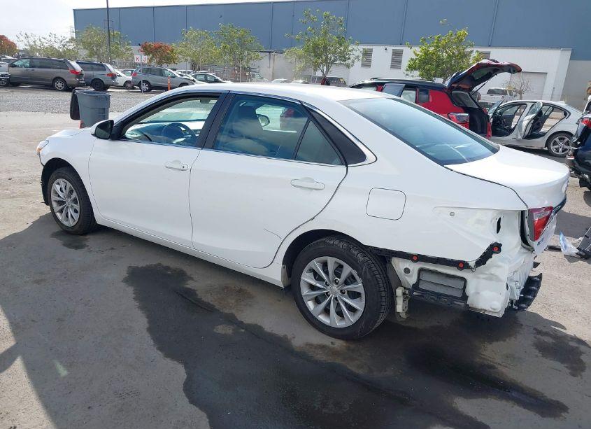 Photo 3 of 2016 Toyota Camry LE (VIN 4T1BF1FK0GU601249)