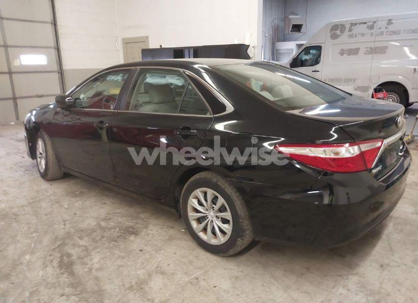 Photo 3 of 2017 Toyota Camry LE (VIN 4T1BF1FK0HU275311)