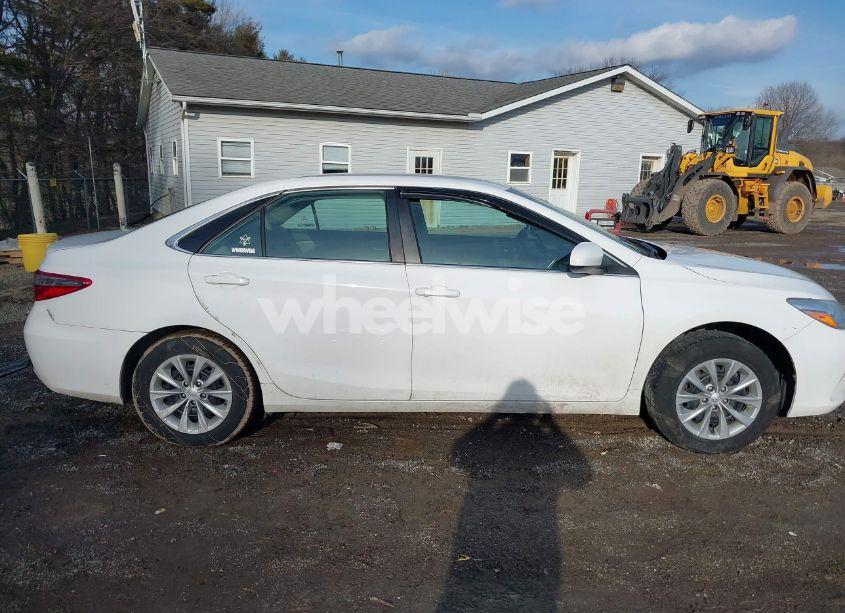 Photo 14 of 2017 Toyota Camry LE (VIN 4T1BF1FK0HU289807)