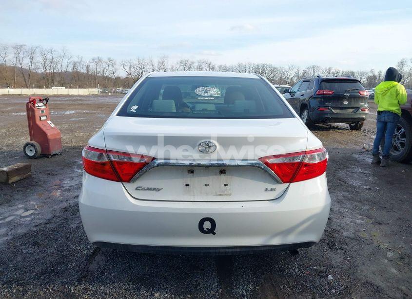 Photo 17 of 2017 Toyota Camry LE (VIN 4T1BF1FK0HU289807)