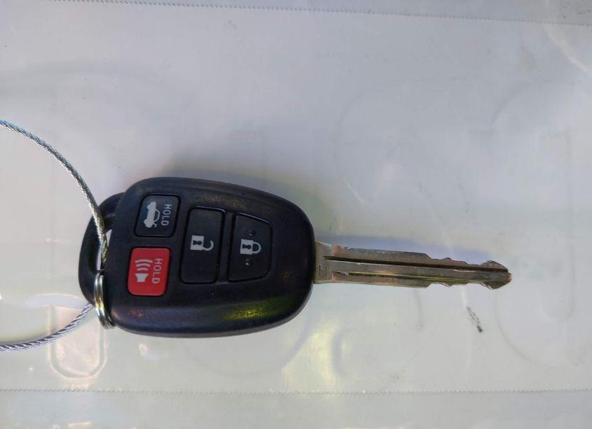 Photo 11 of 2017 Toyota Camry LE (VIN 4T1BF1FK0HU291914)