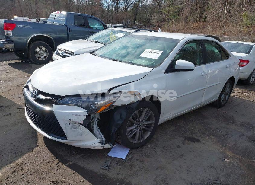Photo 2 of 2017 Toyota Camry SE (VIN 4T1BF1FK0HU293873)