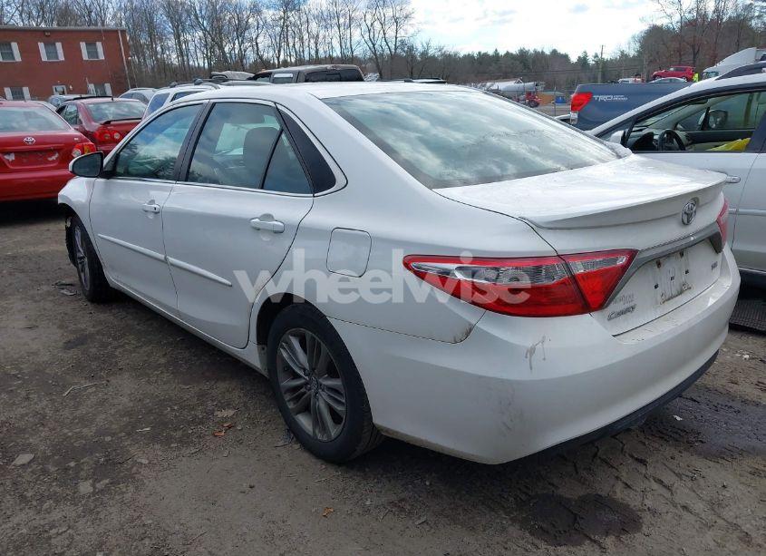 Photo 3 of 2017 Toyota Camry SE (VIN 4T1BF1FK0HU293873)